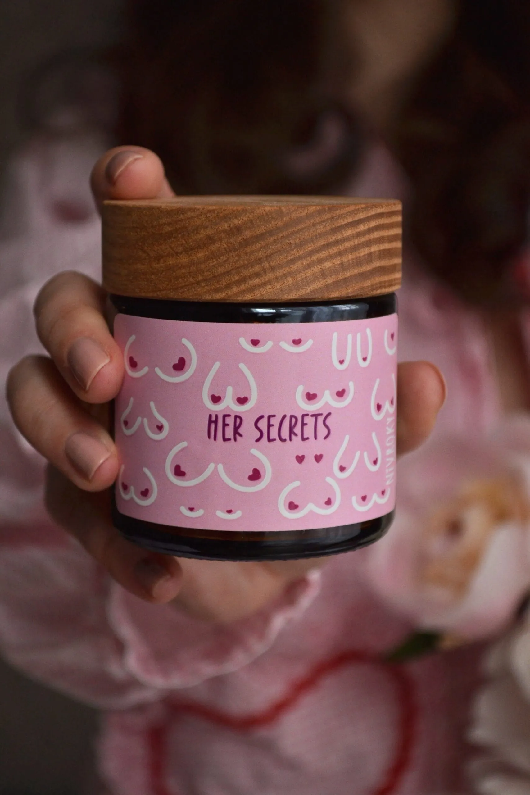 Свічка рожева контейнерна Her Secrets
